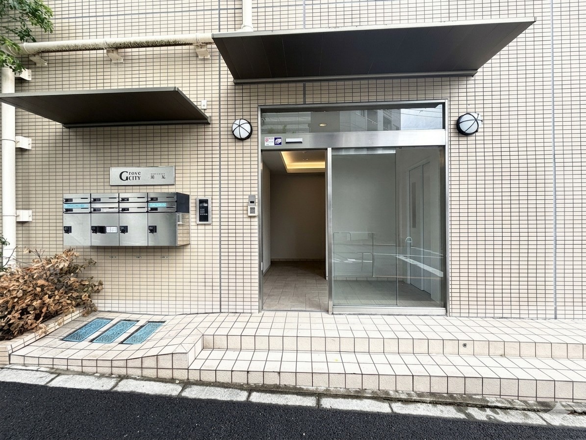 玄関　メインエントランス