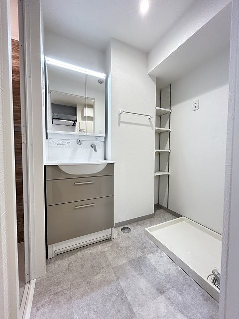 洗面設備　※写真は別部屋のものです。（参考）