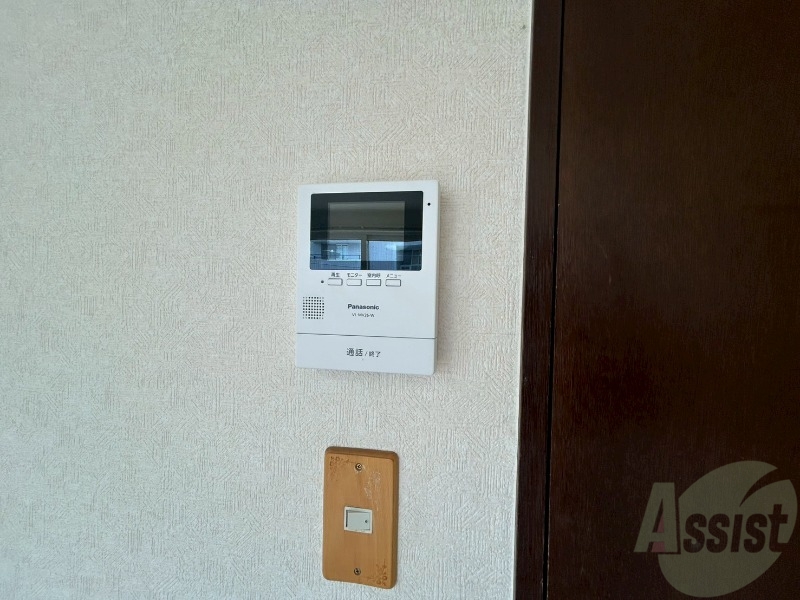 セキュリティ　ＴＶモニター付インターホンです。来客者の顔が見えるので安心！