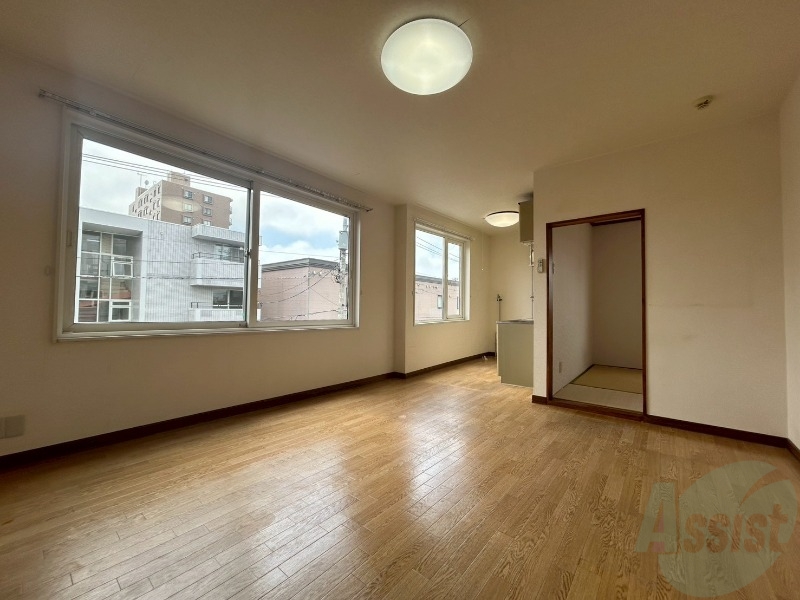 居室・リビング　広くてキレイなお部屋が広がっていて、充実した生活が送れそう。