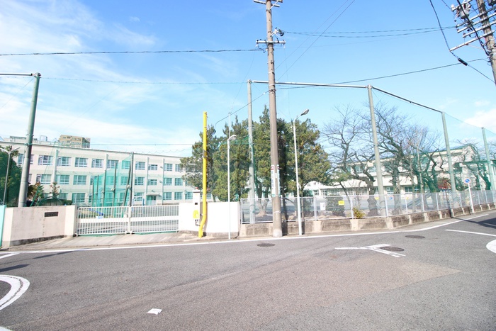 小学校　春岡小学校（小学校）まで501m