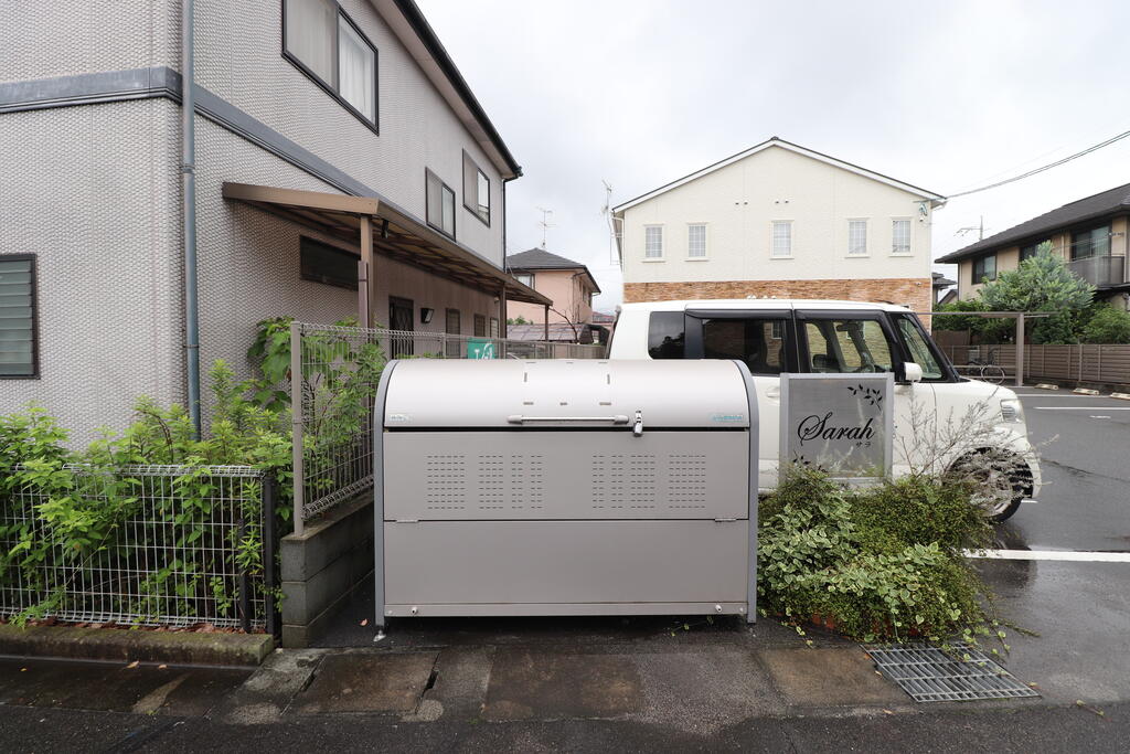 その他　敷地内にはゴミ置き場もあってとっても便利♪