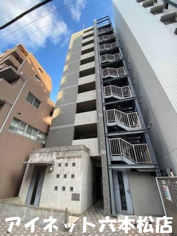 建物外観　人気の角部屋1K物件です。