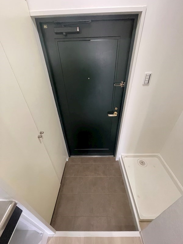 玄関　※同タイプの他のお部屋です