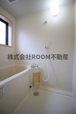 バス・シャワールーム　落ち着いた空間のお風呂です