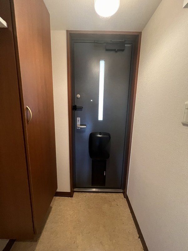 玄関　※同タイプの別のお部屋です。