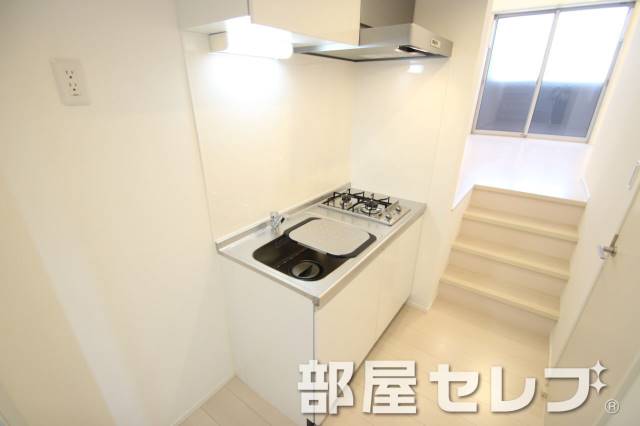 キッチン　２口コンロ付システムキッチン。