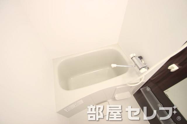 バス・シャワールーム　ゆったりくつろげる広さ。