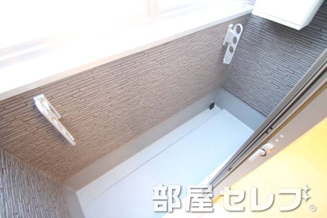 バルコニー　洗濯物が隠せれます。