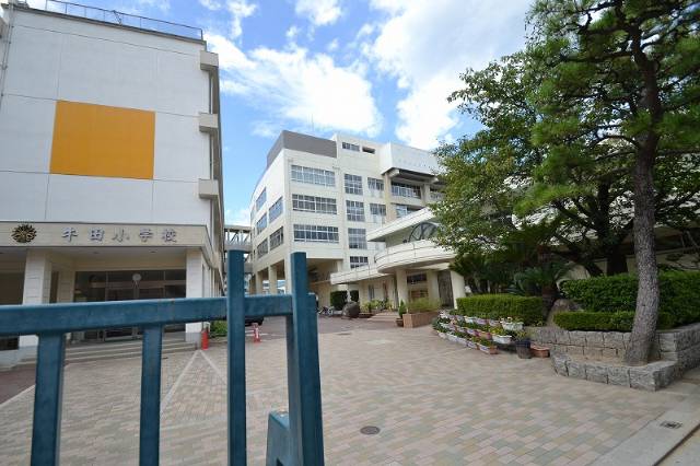小学校　広島市立牛田小学校（小学校）まで528m