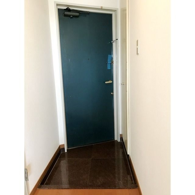 玄関　※全て別号室のお写真。内装等参考にしてください。
