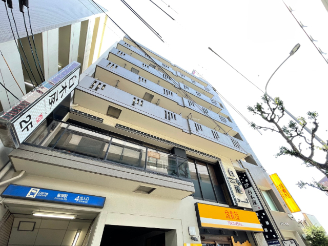 建物外観　駅上にある建物です。