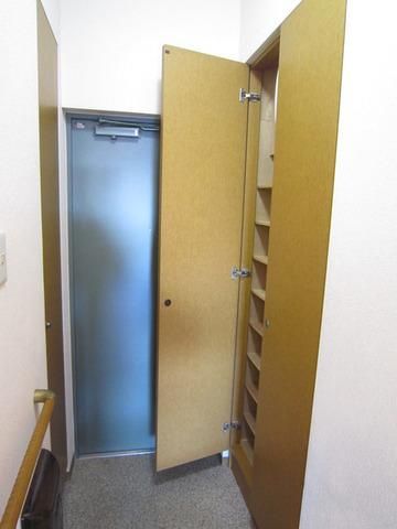 玄関　シューズボックス付き