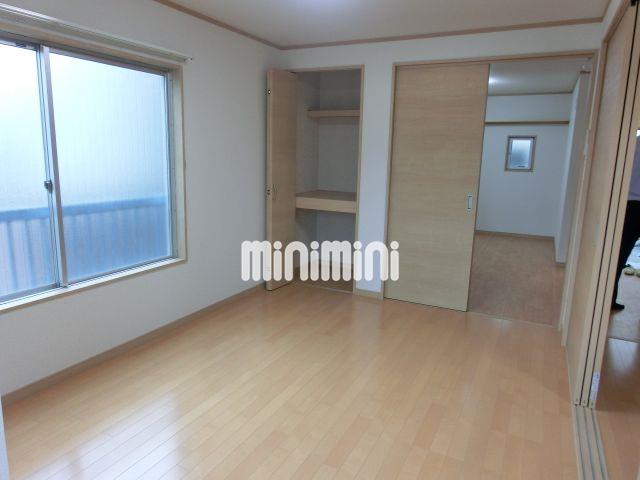 居室・リビング　☆２面採光の南向きフローリングのお部屋です☆