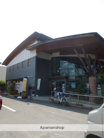 図書館　伊島図書館（図書館）まで750m