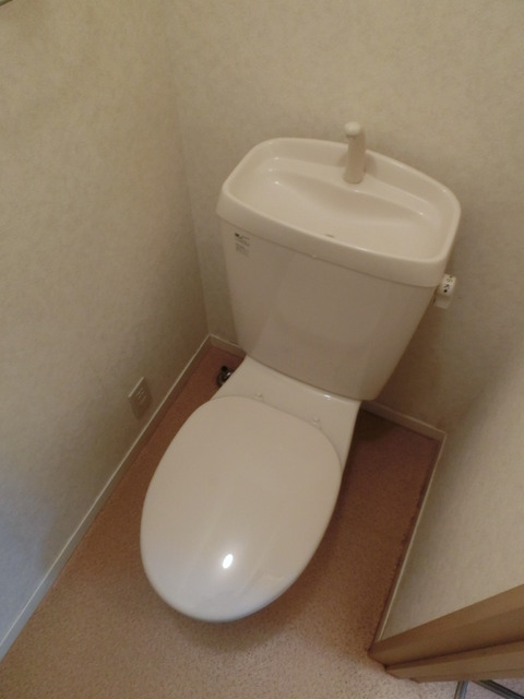 トイレ　トイレの広さってなんでこんなに落ち着くでしょう。