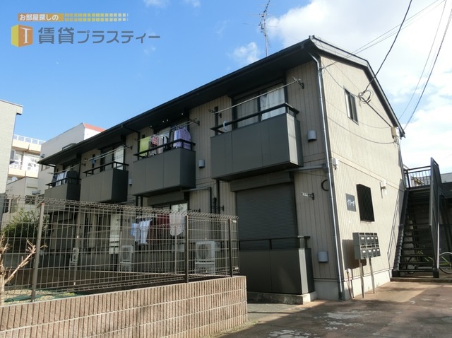 建物外観　前面開放感有り、日当たりも良さそうですね。