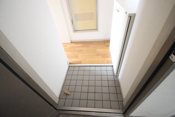 玄関　※別部屋の写真です