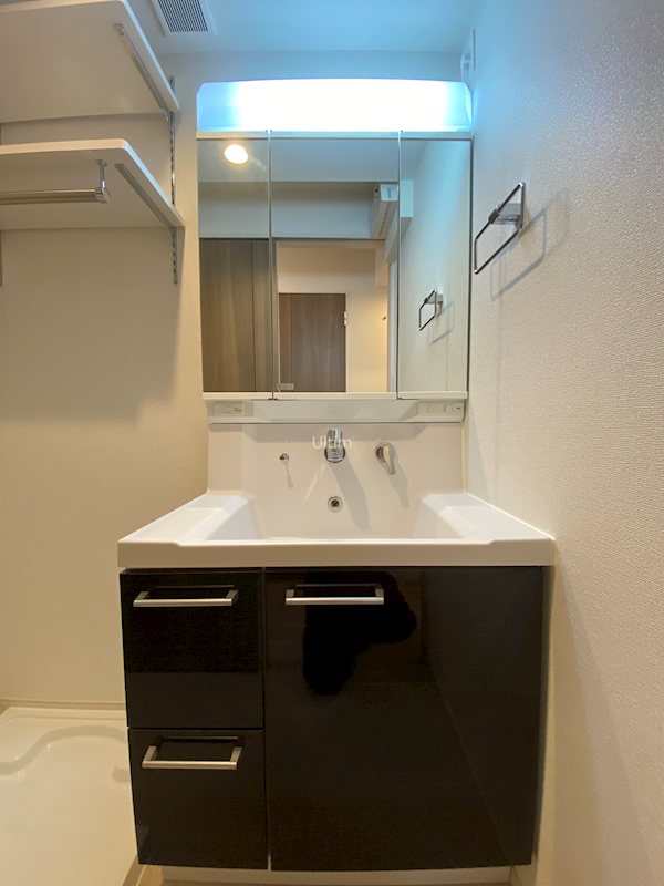 洗面設備　別のお部屋の写真ですが参考までに