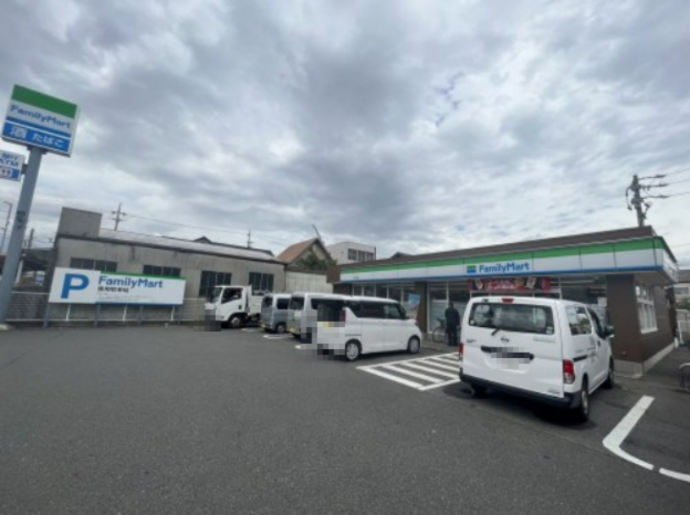 コンビニ　ファミリーマート 塩付通店（コンビニ）まで614m