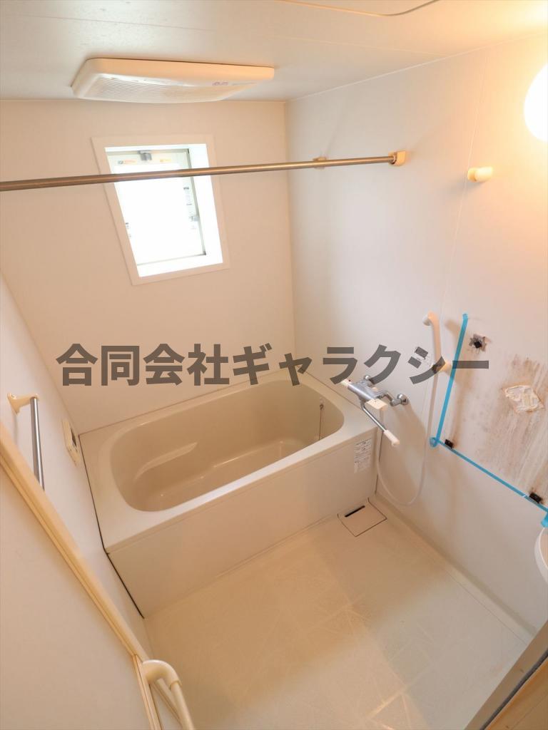 バス・シャワールーム　清潔感のあるバスルーム