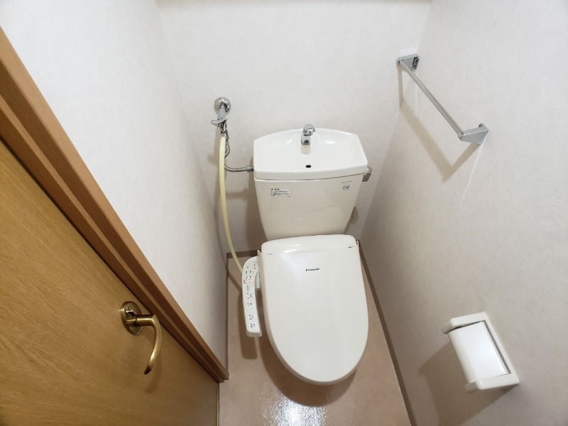 トイレ　トイレです。ウォシュレット付を探している方、おすすめです。