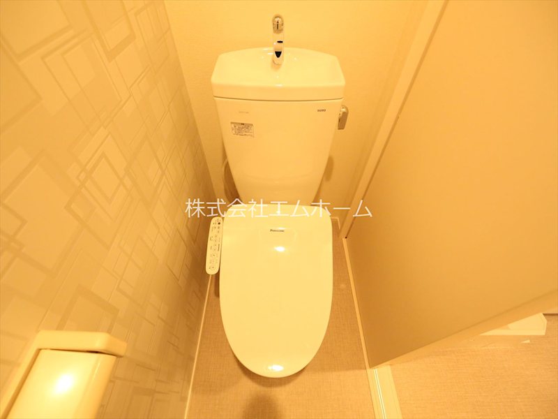 トイレ　温水洗浄暖房便座付トイレ