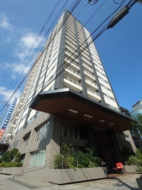 建物外観　オートロック完備