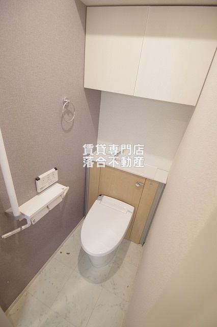 トイレ　温水洗浄暖房便座付き