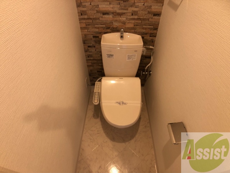 トイレ　ウォシュレット付きのトイレです。シャワートイレは日本の宝。