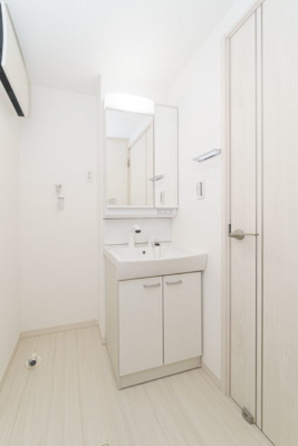 洗面設備　※写真は同タイプ住戸です。