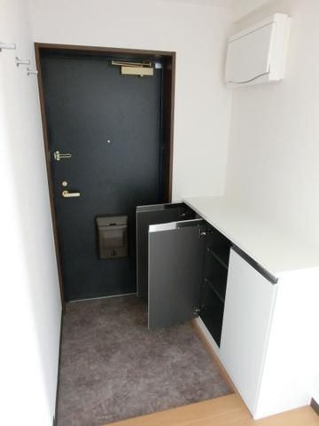 玄関　下駄箱あり