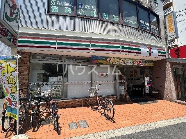 コンビニ　セブンイレブン茨木東奈良3丁目店（コンビニ）まで452m