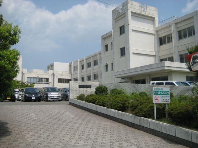 中学校　桑名市立光陵中学校（中学校）まで1078m