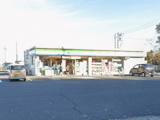 コンビニ　ファミリーマート桑名ニュータウン店（コンビニ）まで448m