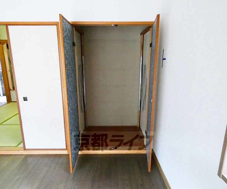 収納　各お部屋と廊下にも収納がございます。