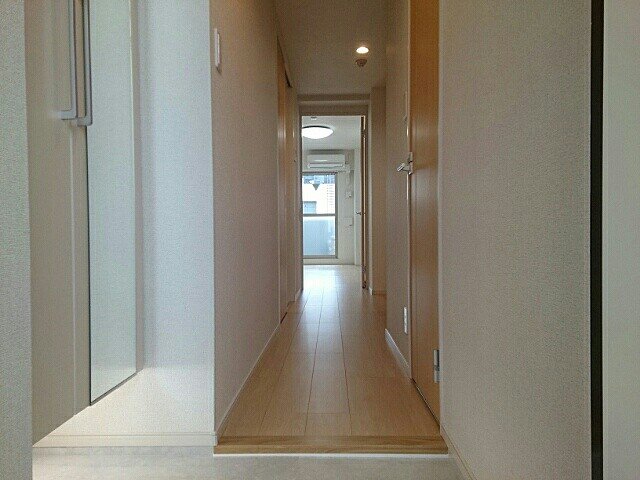 玄関　収納もある玄関です