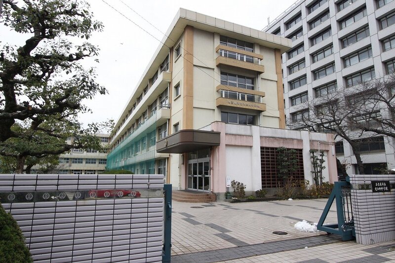 中学校　名古屋市立丸の内中学校（中学校）まで1018m