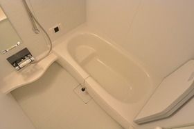 バス・シャワールーム　★大きなバスルーム♪追い焚き機能、浴室乾燥機付★