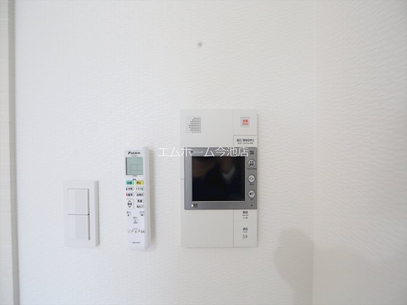 セキュリティ　TVモニター付インターホン