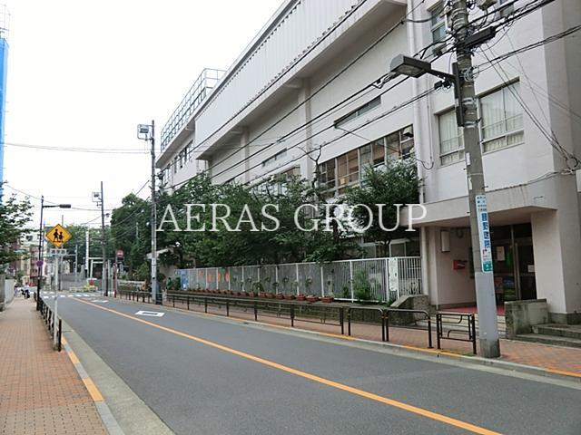 小学校　台東区立富士小学校（小学校）まで105m