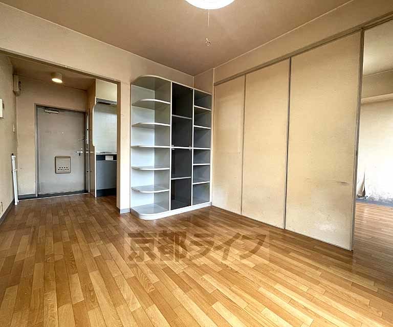 居室・リビング　落ち着いた雰囲気のお部屋です