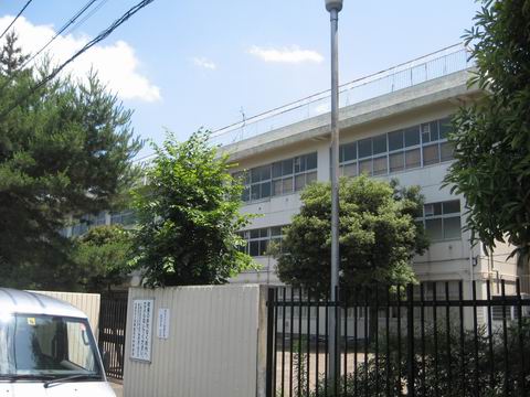 中学校　西東京市立田無第四中学校（中学校）まで392m
