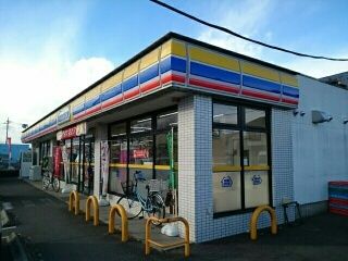 コンビニ　ミニストップ（コンビニ）まで400m
