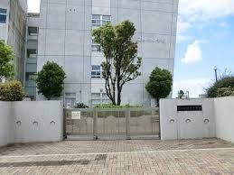 小学校　市川市立新浜小学校（小学校）まで740m
