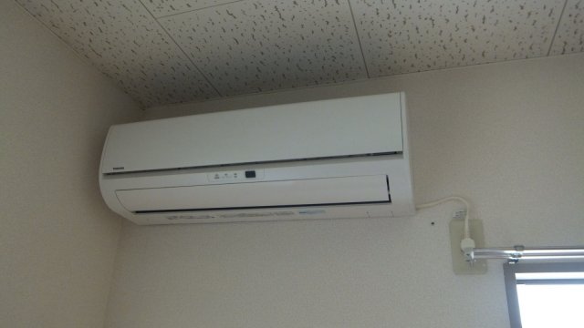 その他設備　室内にエアコン有ります