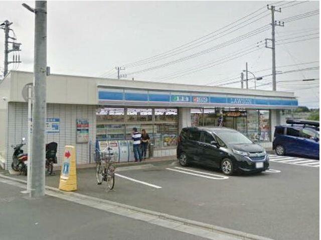 コンビニ　ローソン緑三保町店（コンビニ）まで689m