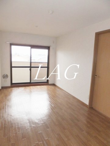 洗面設備　洋室のお部屋です。
