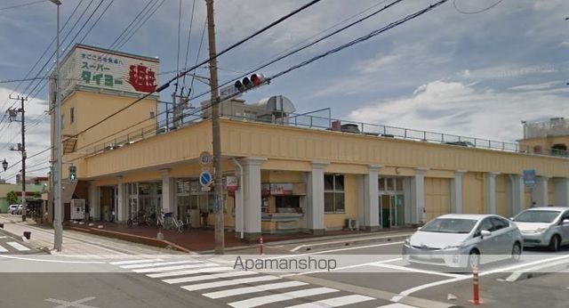 スーパー　スーパータイヨー本部（スーパー）まで695m