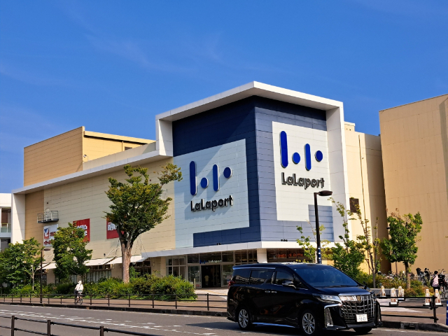 ショッピングセンター　ららぽーと湘南平塚店（ショッピングセンター）まで531m